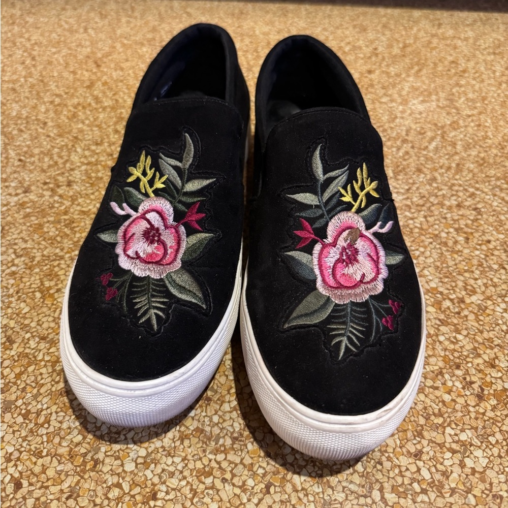Steve Madden floral embroidery shoes, women’s 11
